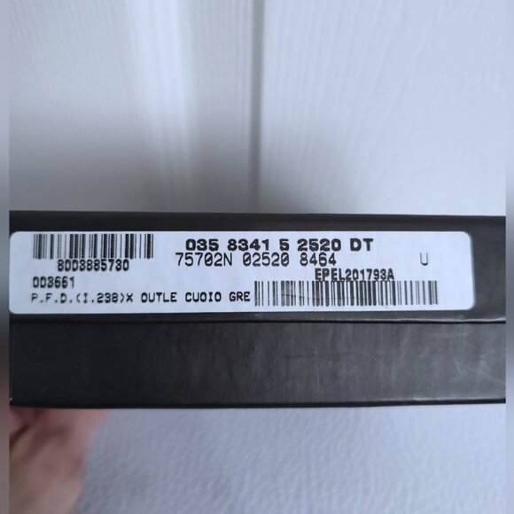 Gucci leather compact wallet w/box in GIFTABLE condition - Picture 4 of 11